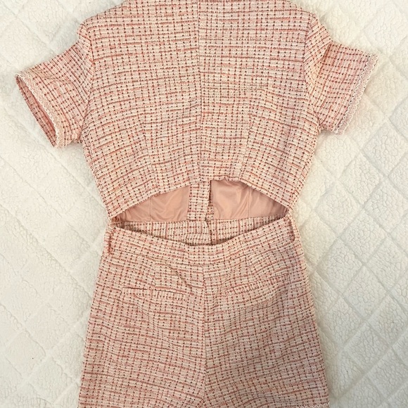 Fashion Nova Tweed Romper with cutout on back
Never Worn
Size M - Picture 3 of 3